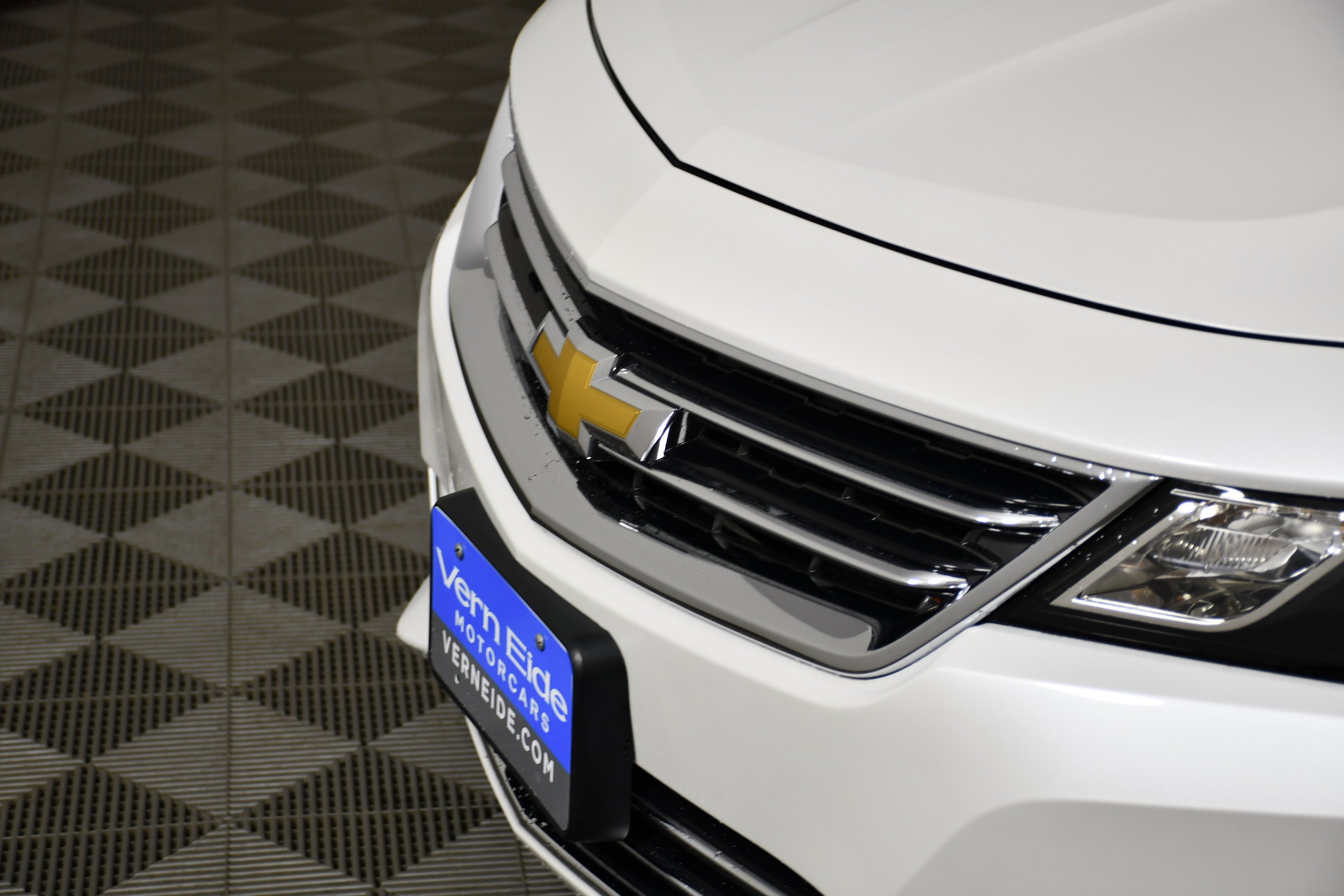Used 2020 White Chevrolet Premier image 11