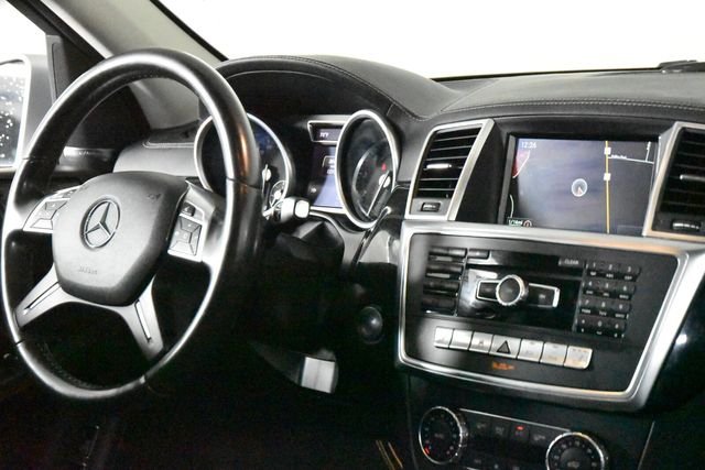 Used 2016  Mercedes-Benz GL 450 image 41
