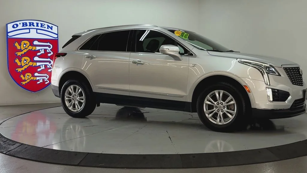 Used 2020 Radiant Silver Metallic Cadillac Luxury image 3