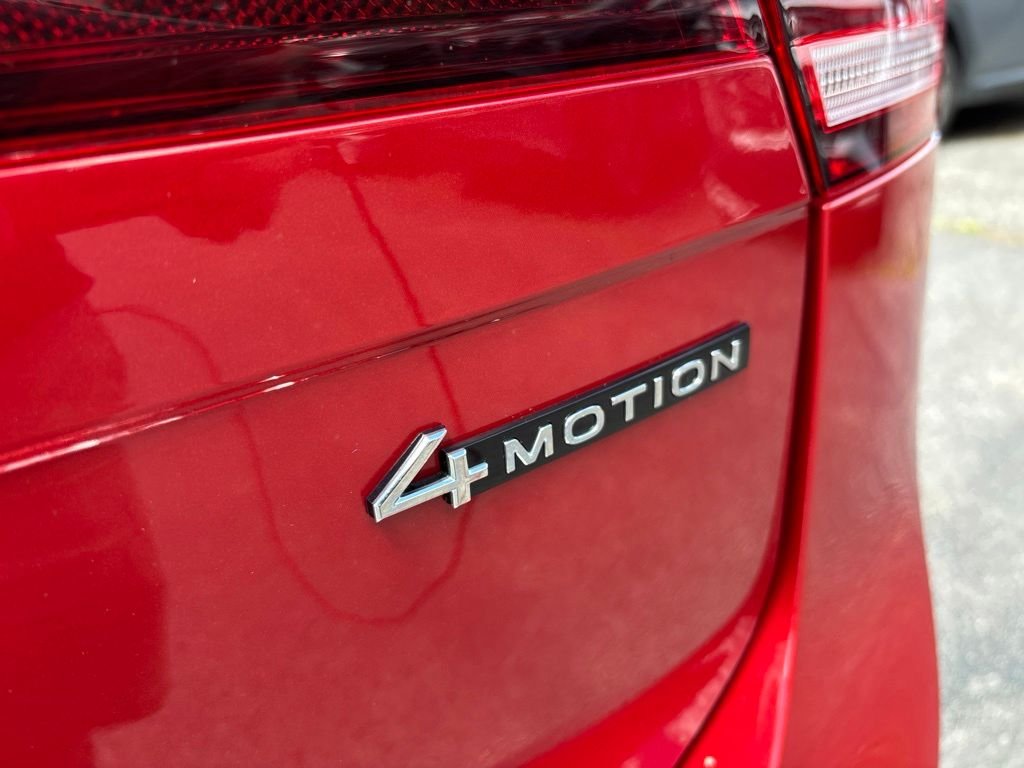 Used 2022  Volkswagen 2.0T SE image 32
