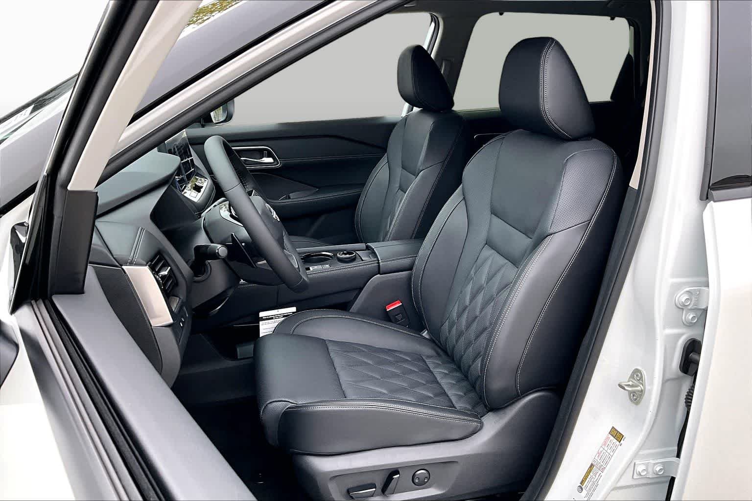 New 2026 Everest White Pearl TriCoat Nissan Platinum image 15