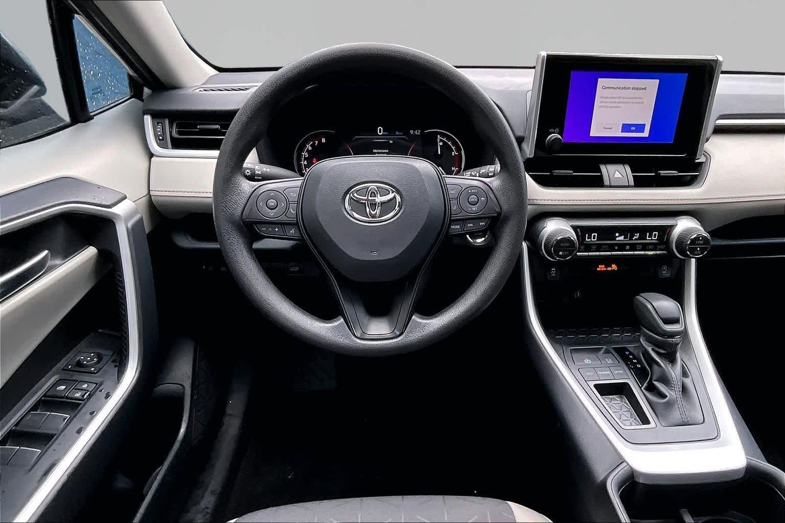 Used 2025 Silver Sky Metallic Toyota XLE image 6