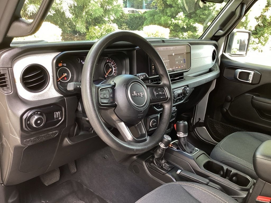 Used 2024 Silver Jeep Sport image 11