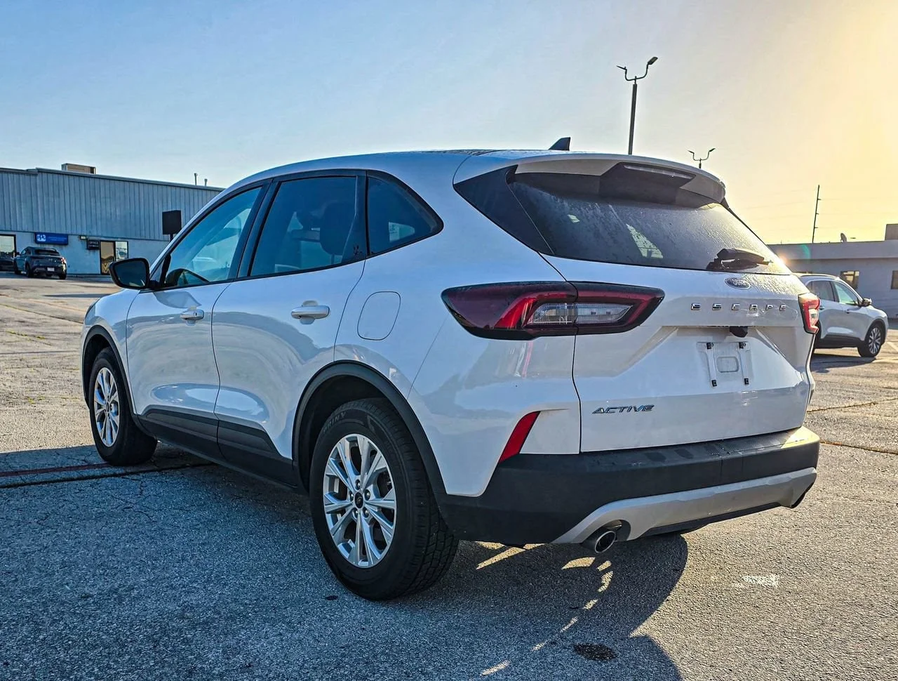 Used 2025  Ford Active image 3