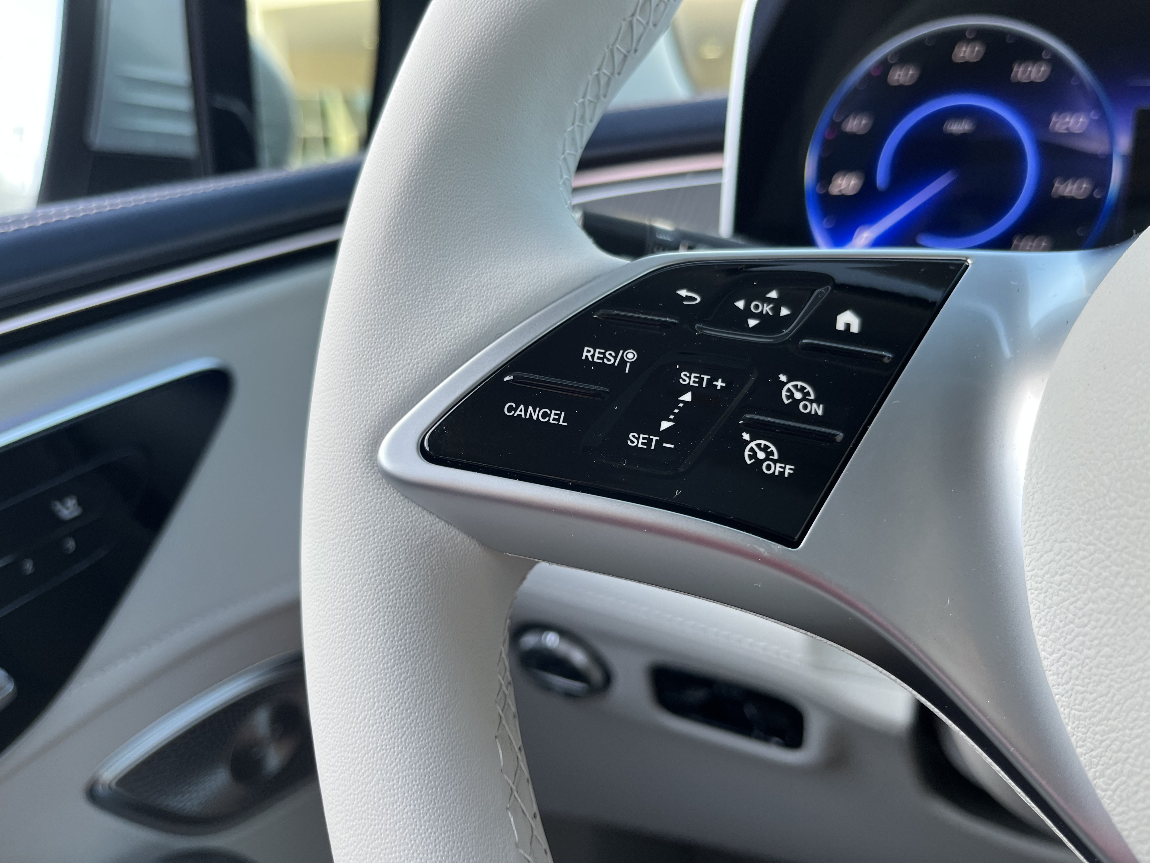 New 2026 Cirrus Silver Metallic Mercedes-Benz EQE 320 image 24