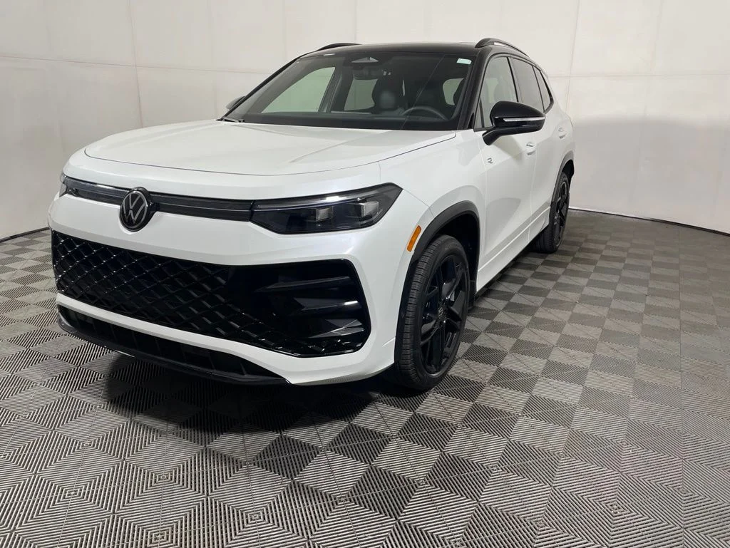 New 2026 White/off-white Volkswagen 2.0T SE R-Line Black image 2