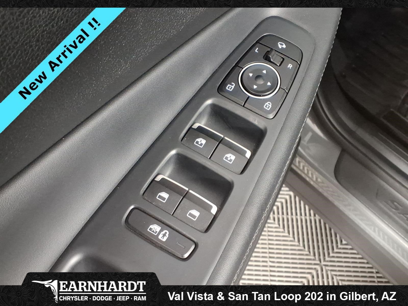Used 2022 Hampton Gray Hyundai Limited image 18