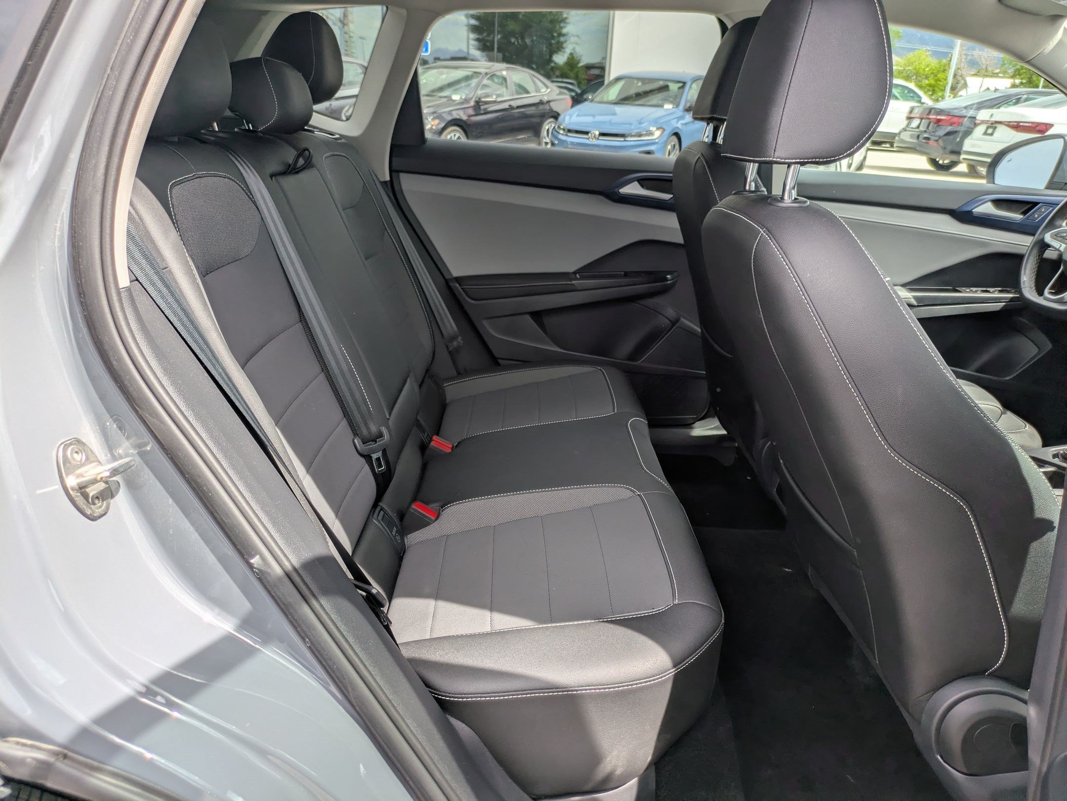 Certified Used 2024 Platinum Gray Metallic Volkswagen SE image 30