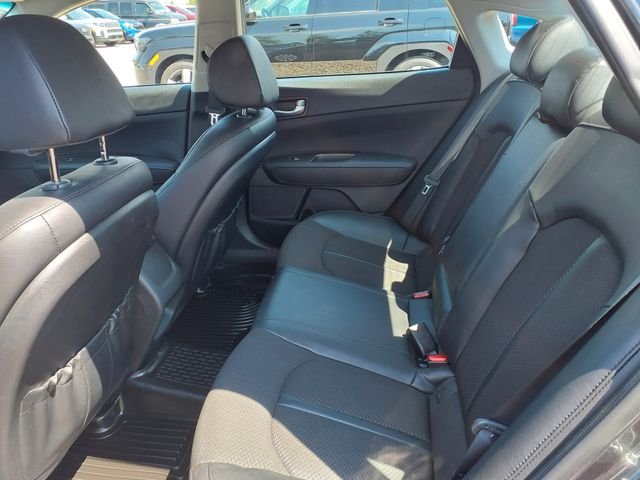 Used 2018 Platinum Graphite Kia S image 10