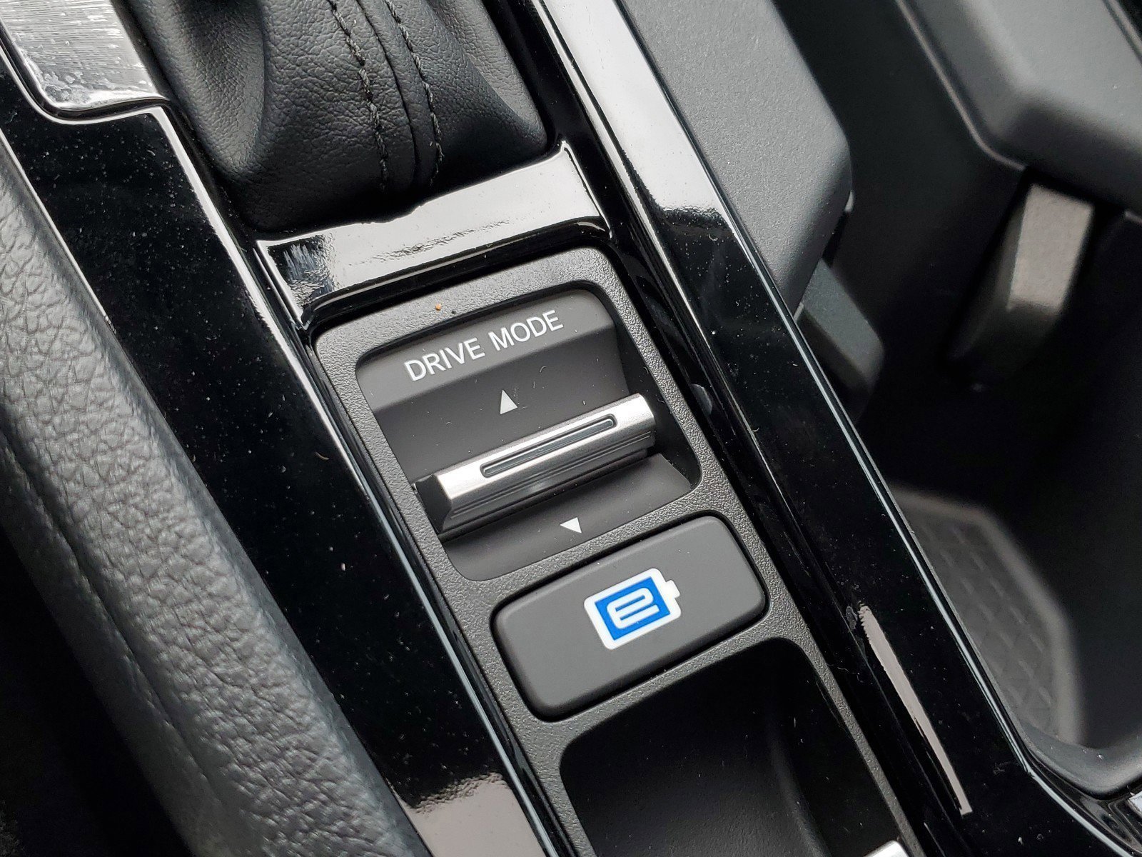 2025 Honda Accord Hybrid EX-L - Photo 28