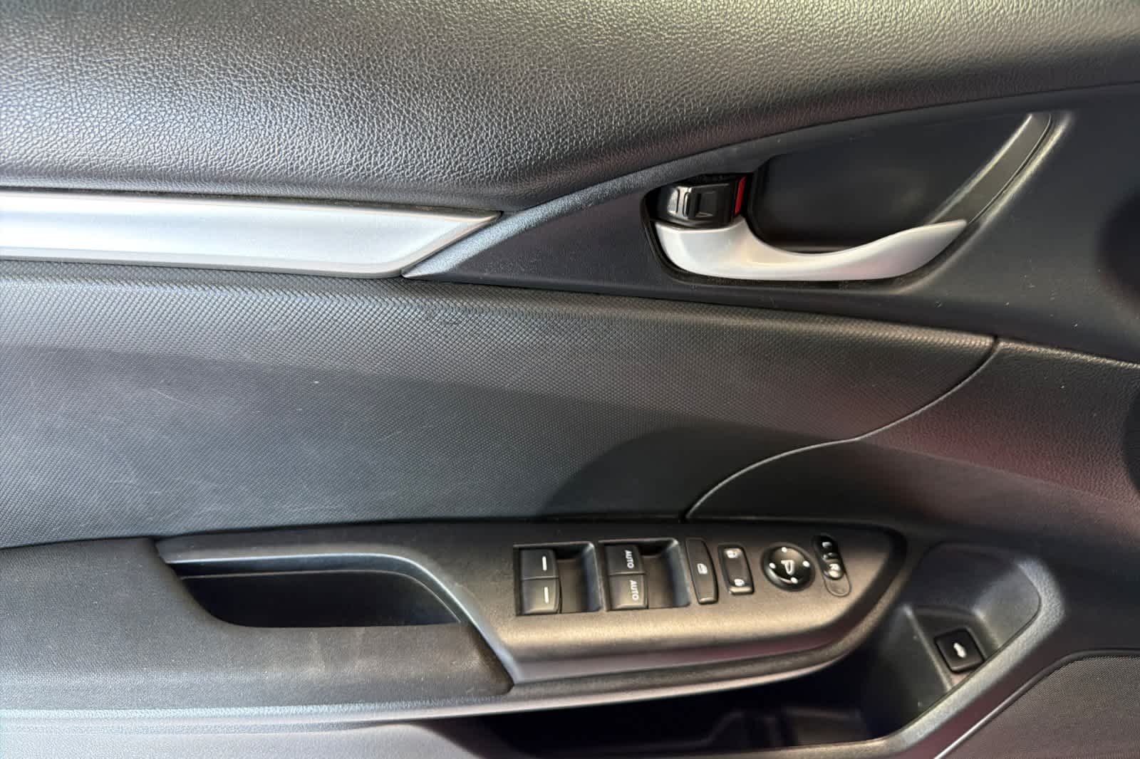 Used 2019 Molten Lava Pearl Honda LX image 12