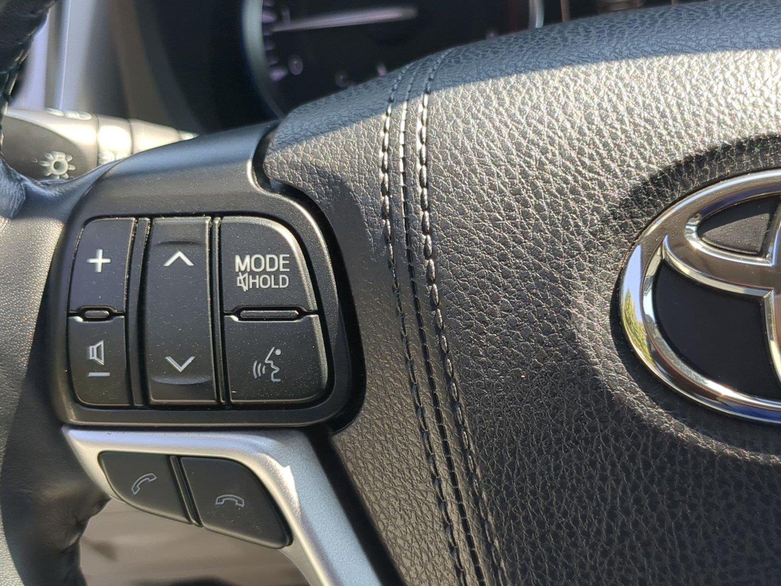 Certified Used 2019 Blizzard Pearl Toyota Limited Platinum image 14