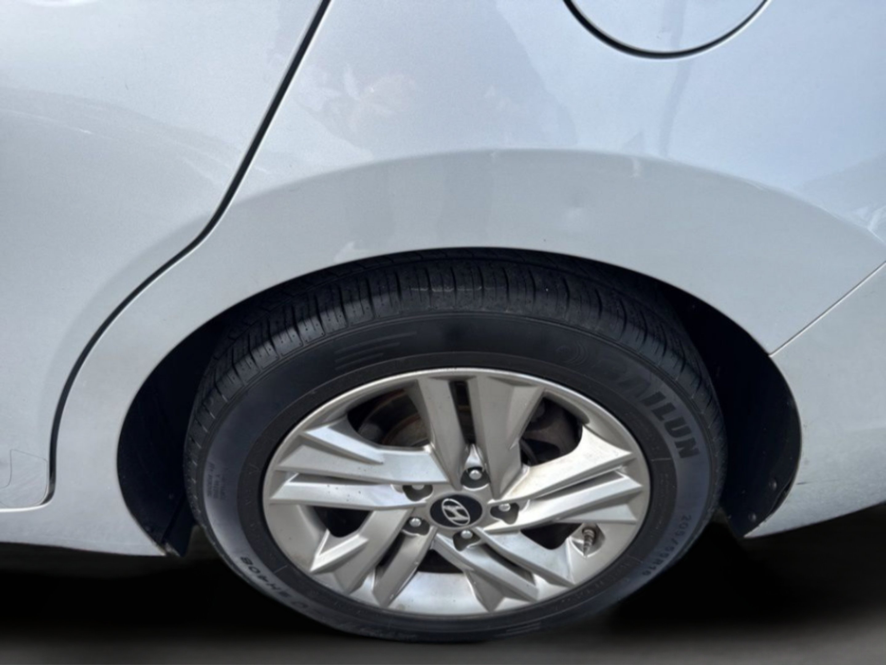 Used 2019 Symphony Silver Hyundai SEL image 31