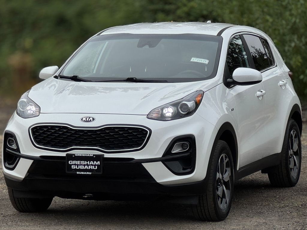 Used 2022 Snow White Pearl Kia LX image 3
