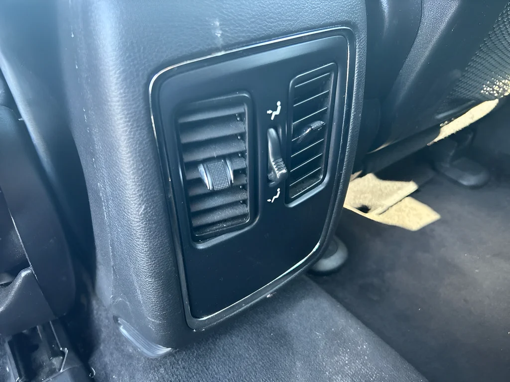 Used 2013 Gray Dodge SXT image 21