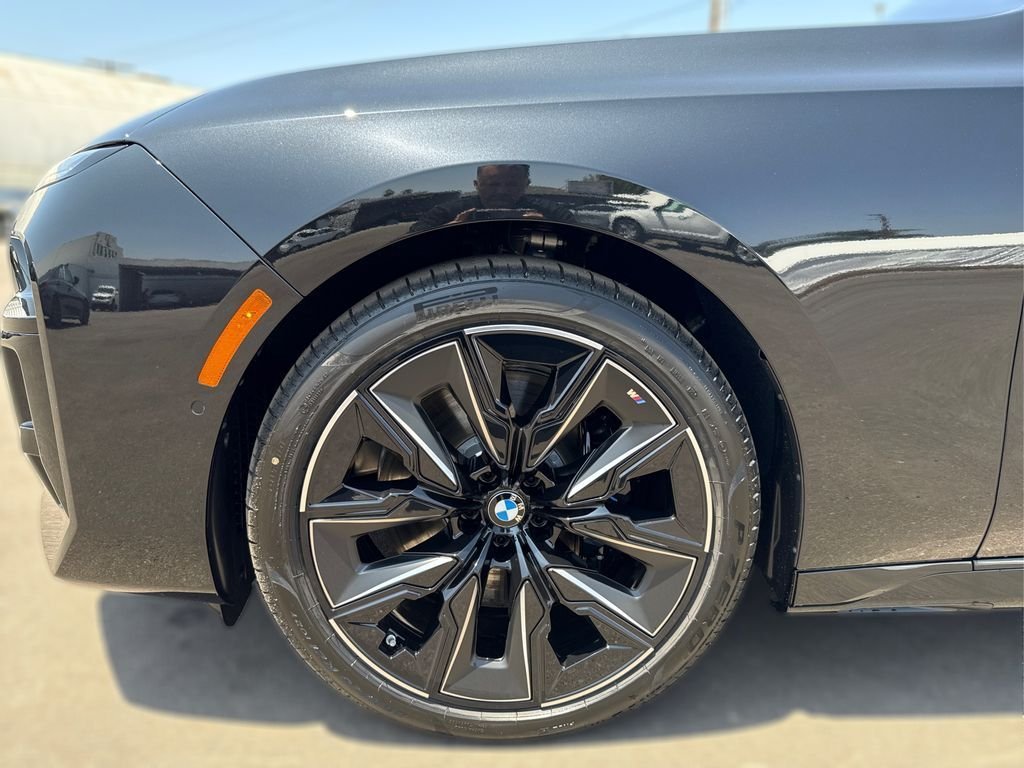 2025 BMW 7 Series 760i - Photo 15