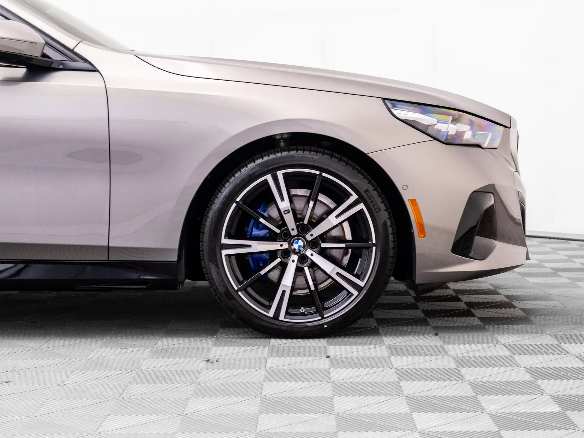 New 2026 Gray BMW 530i xDrive image 34