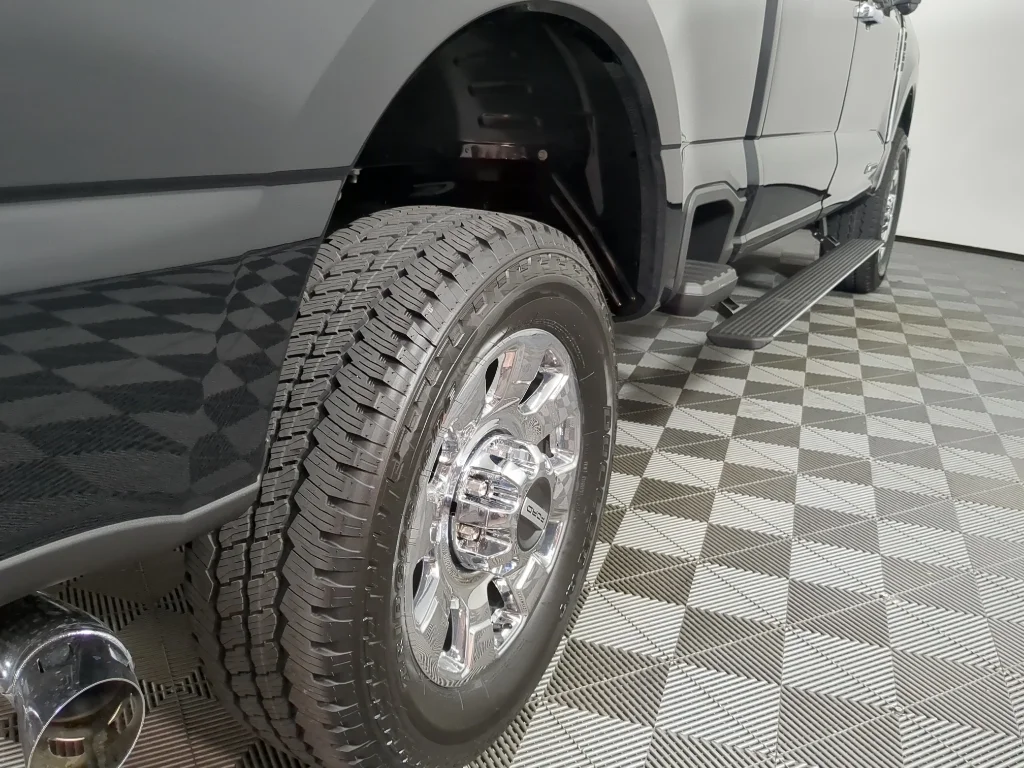 New 2026 Agate Black Metallic Ford F-350® Lariat® image 8