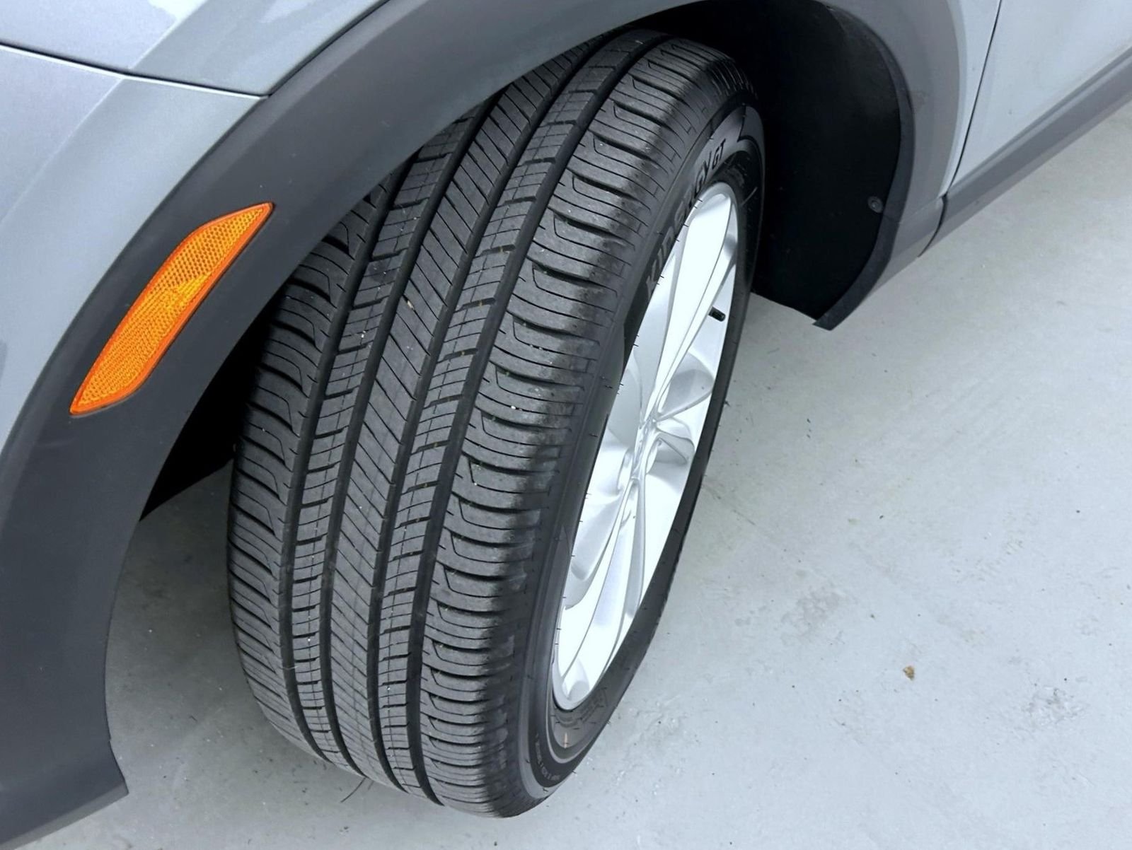 Used 2023 Gray Buick Preferred image 23