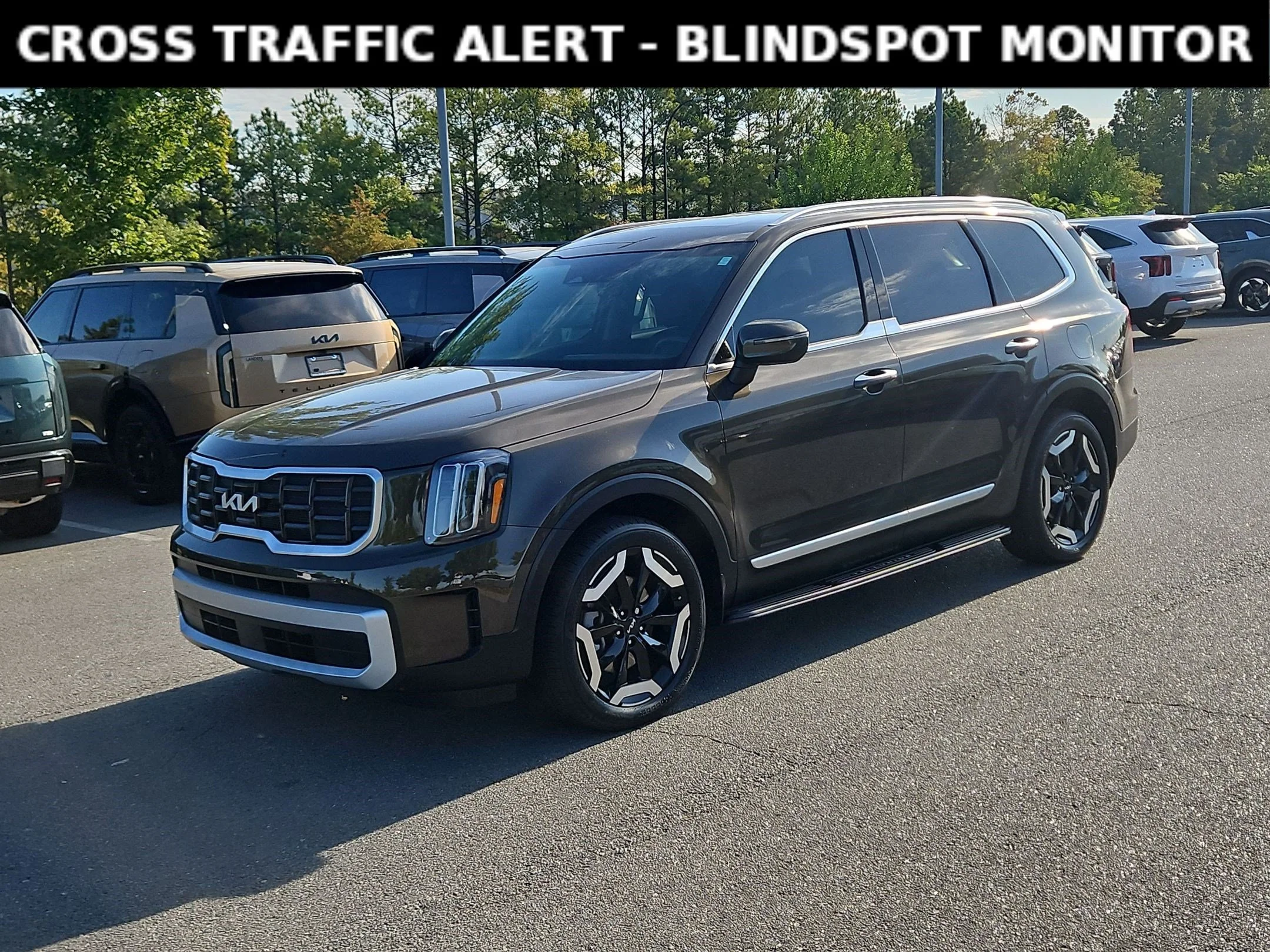 Used 2025 Dark Moss Kia S image 3