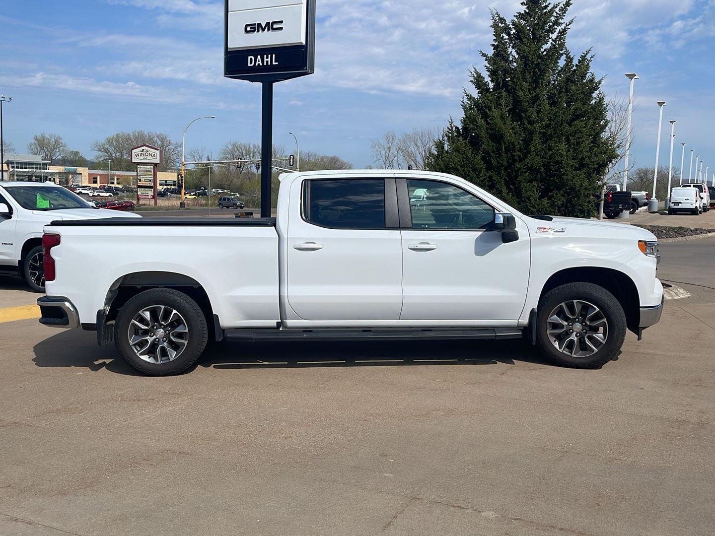 Used 2024 Chevrolet Silverado 1500 LT with VIN 3GCUDDED0RG102108 for sale in Winona, Minnesota