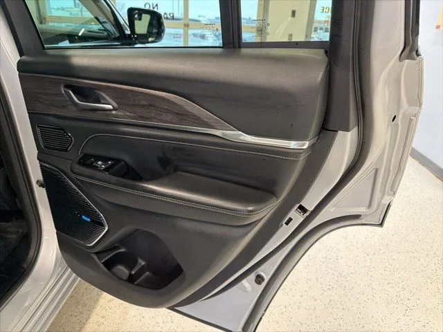2022 Jeep Grand Cherokee Overland - Photo 51