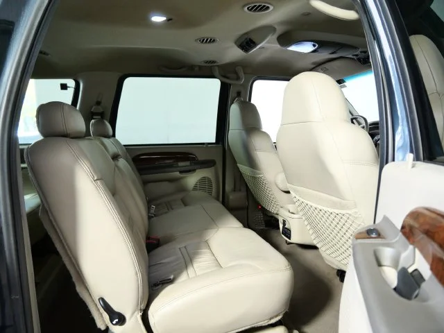 Used 2000 Green Ford Limited image 12