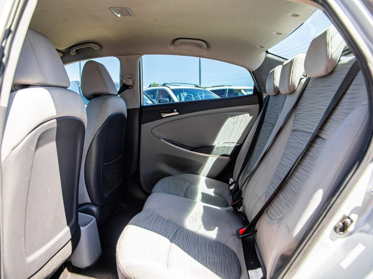 2016 Hyundai Accent SE - Photo 17