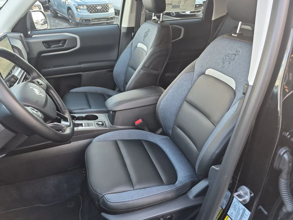 New 2025 Shadow Black Ford Outer Banks® image 12
