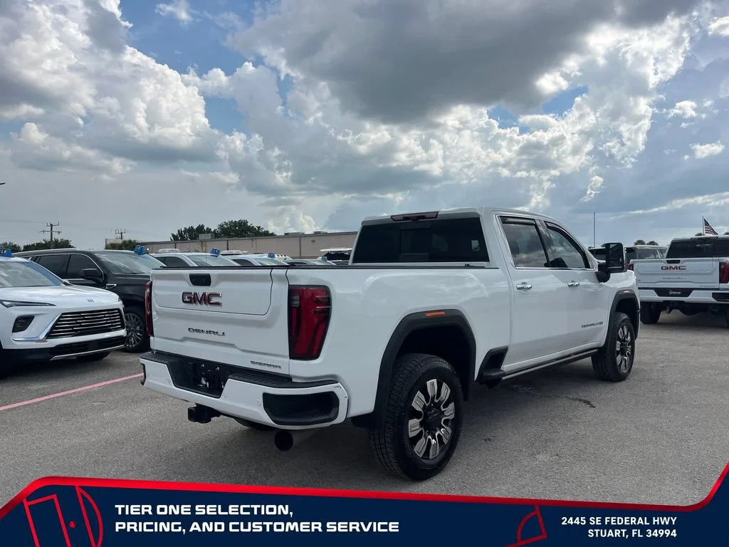 Used 2024 Summit White GMC Denali image 7