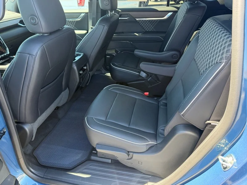 Used 2024 Downpour Metallic GMC Denali image 18