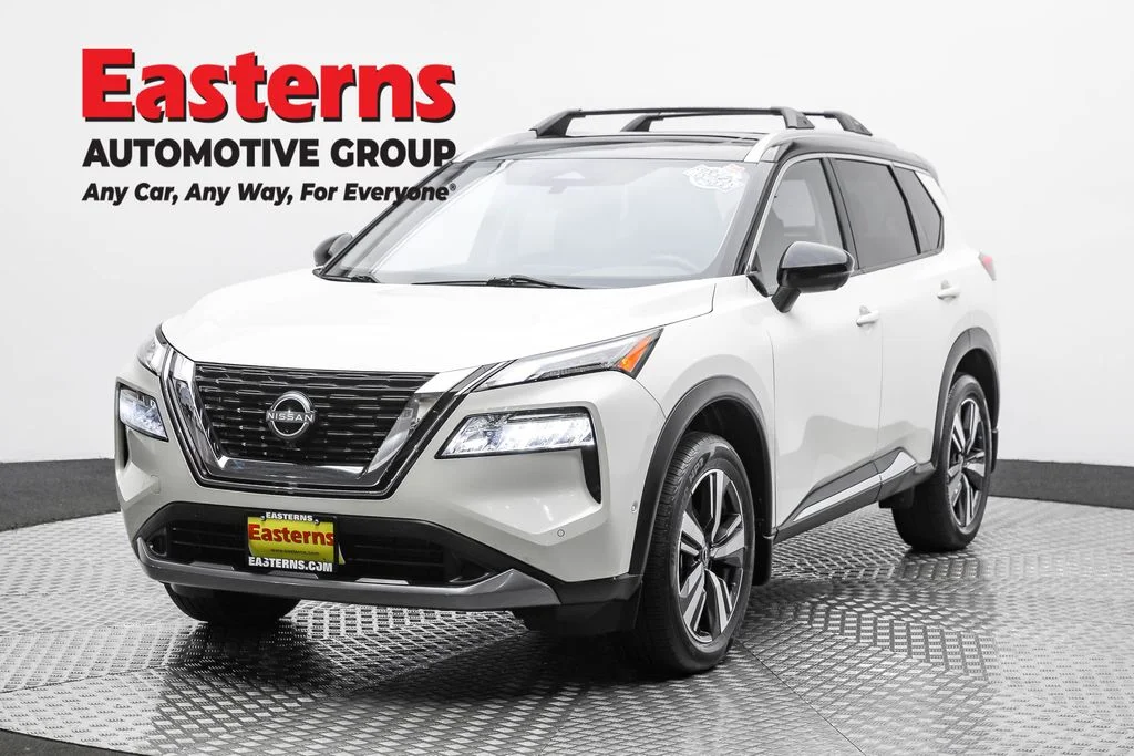 Used 2023 White Nissan SL image 1
