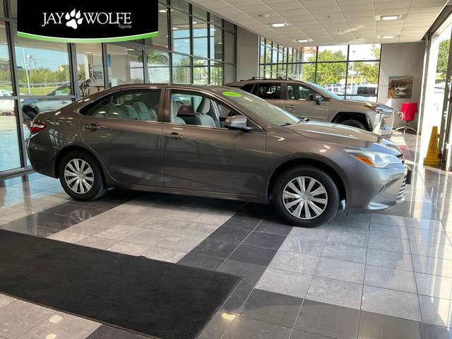 2017 Toyota Camry LE