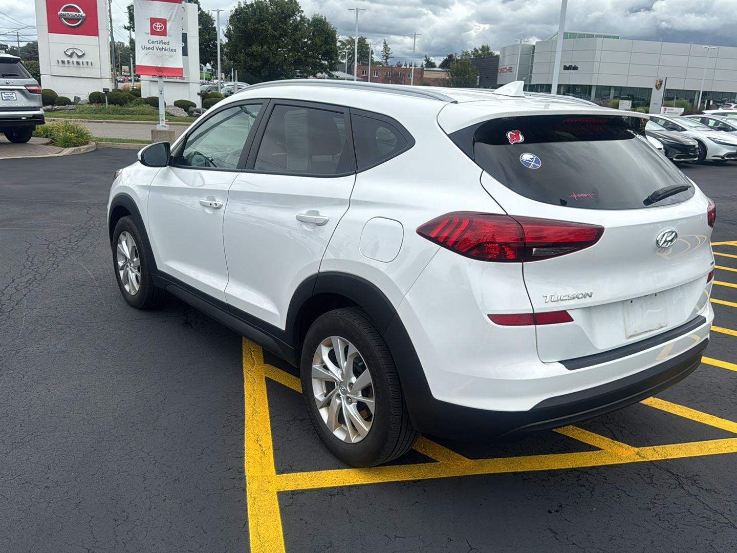 Used 2021 Winter White Hyundai Value image 4