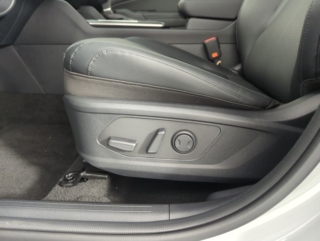 New 2026 Wolf Gray Kia EX image 13