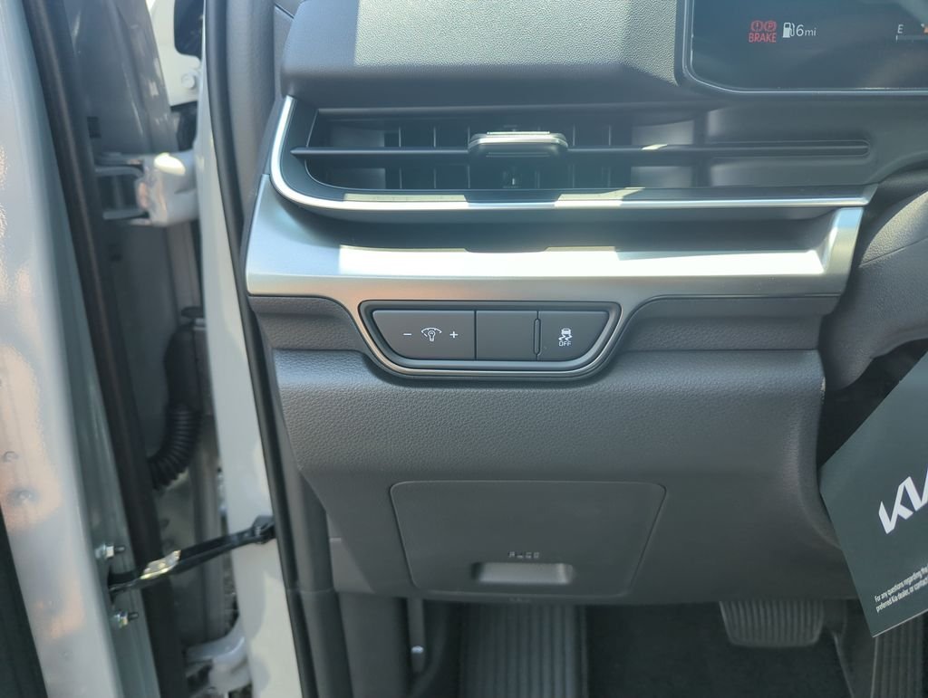 New 2026 Ceramic Silver Kia SX image 20