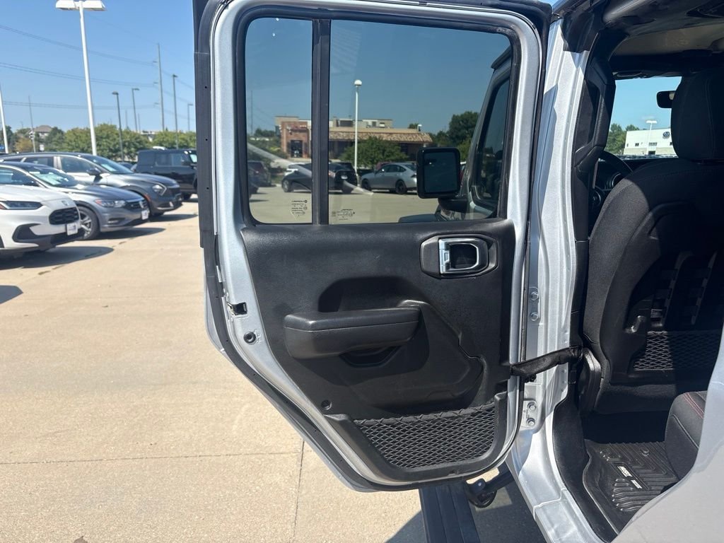 Used 2022 Silver Zynith Clearcoat Jeep Rubicon image 33