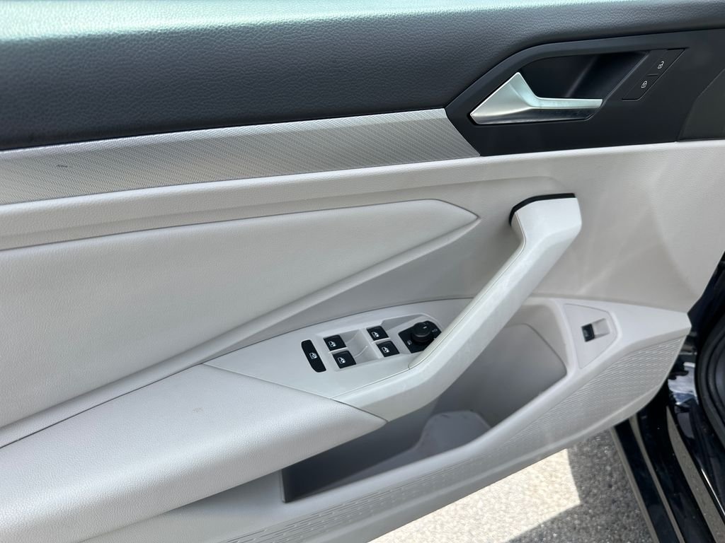 Used 2019 Black Volkswagen 1.4T S image 15