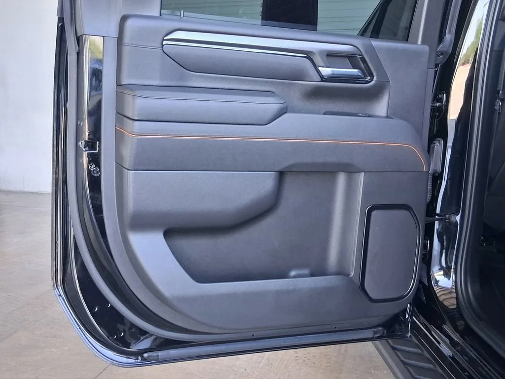 Used 2025 Onyx Black GMC AT4 image 21
