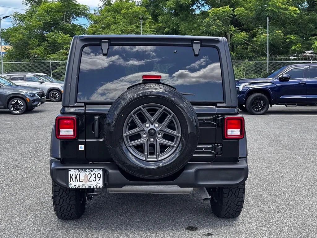 Used 2024 Black Jeep Sport S image 10