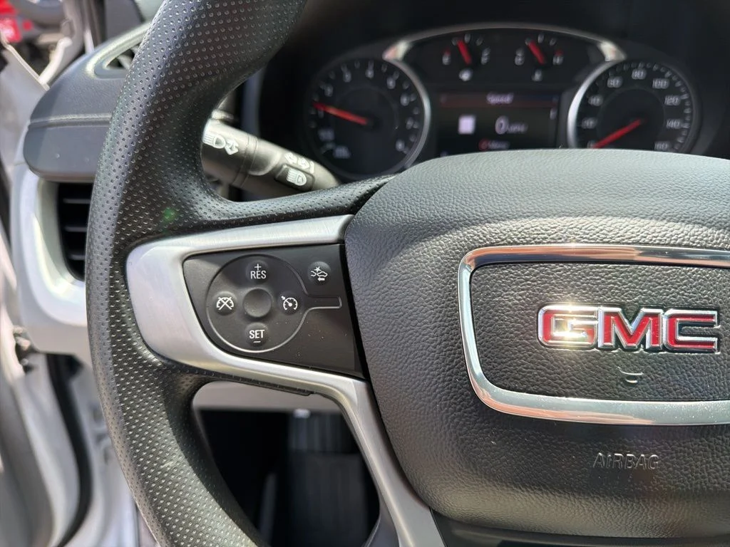 Used 2022 White GMC SLE image 51