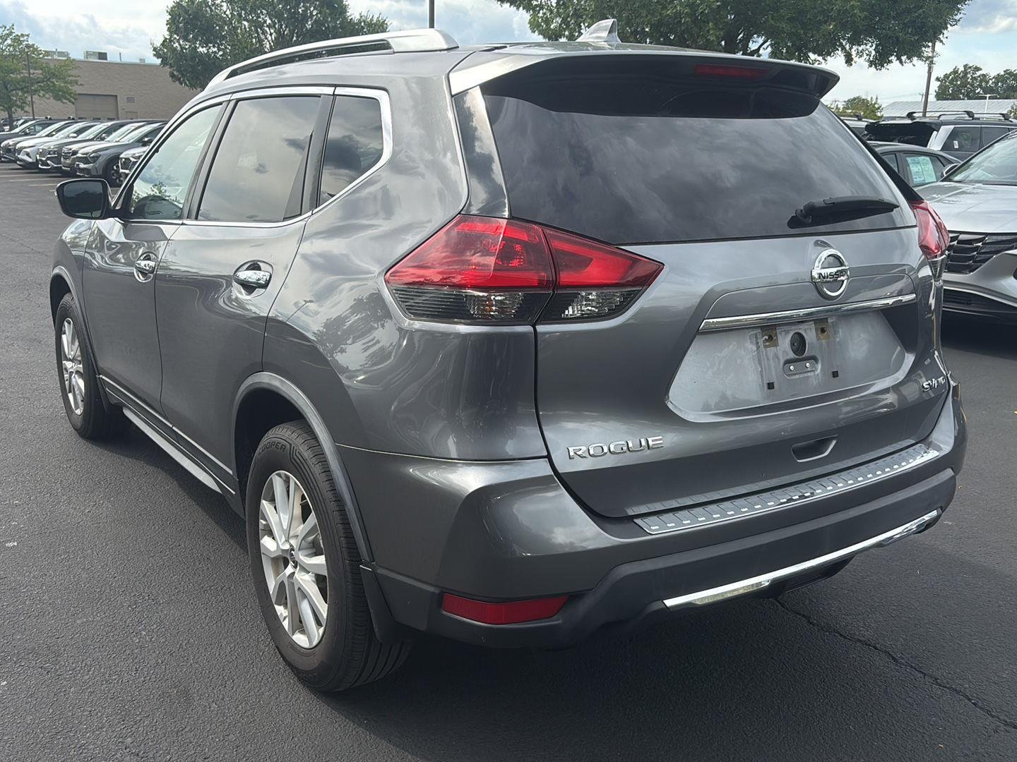 Used 2018 Gun Metallic Nissan SV image 4