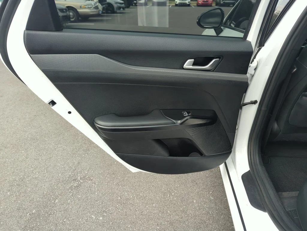 Used 2023 White Kia GT-Line image 29