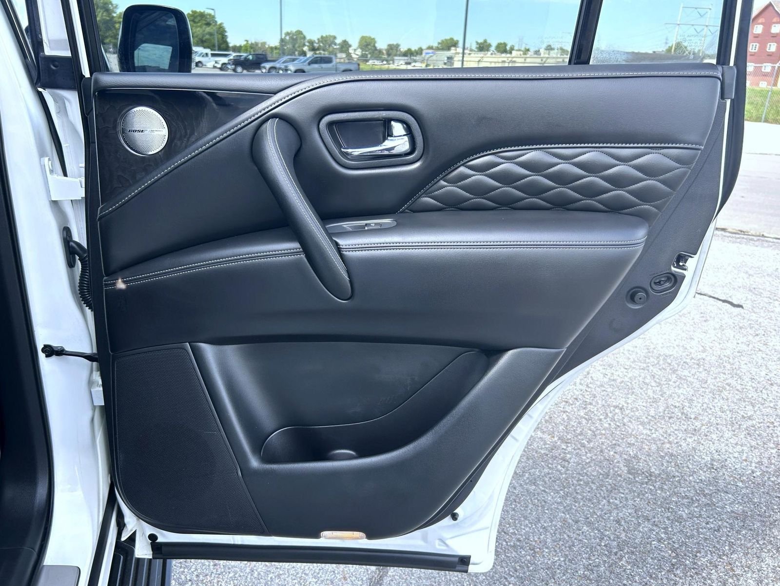 Used 2023 White INFINITI Sensory image 18