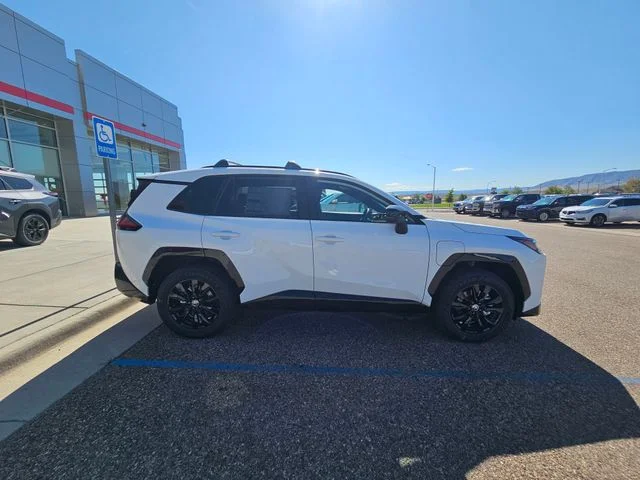 New 2026 Ice Cap Toyota  SE image 4