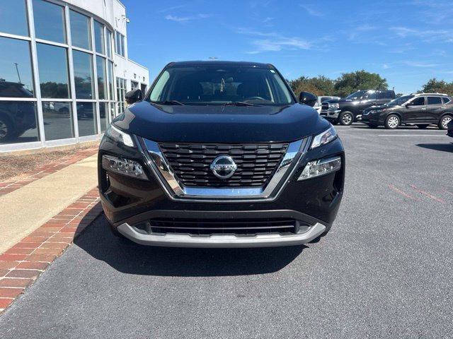 Used 2021 Black Nissan SV image 3