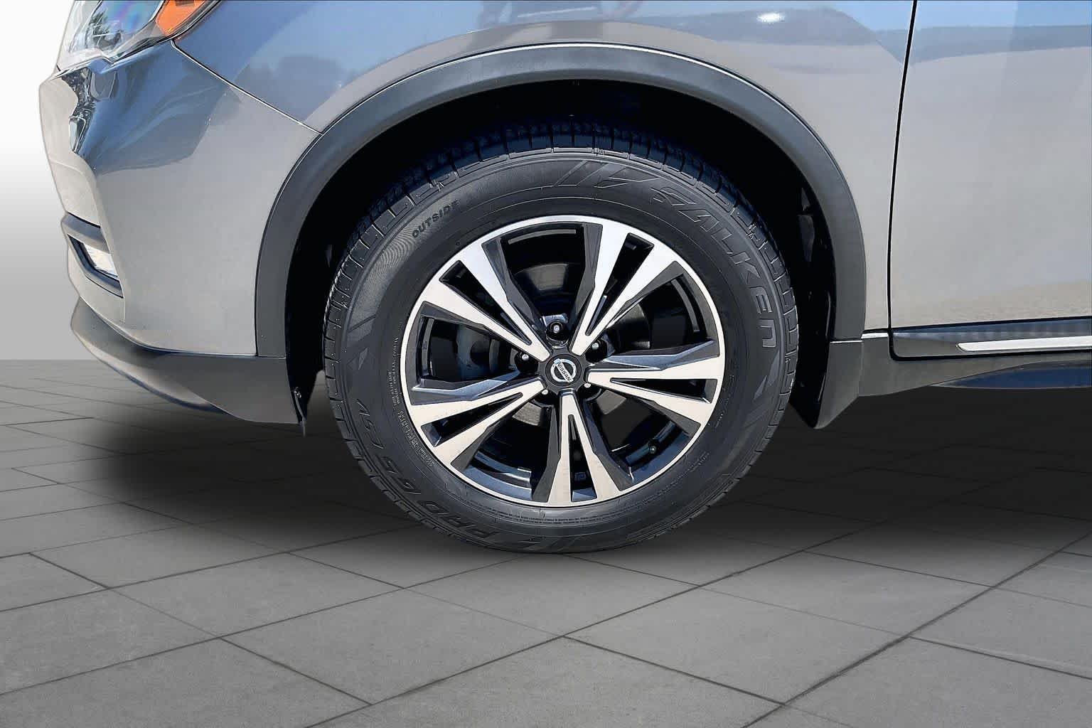 Used 2017 Gun Metallic Nissan SL image 11