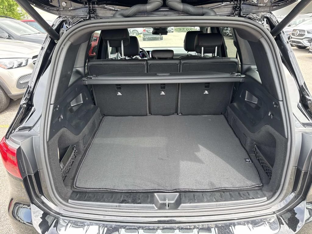 Certified Used 2025 Black Mercedes-Benz GLB 250 image 8