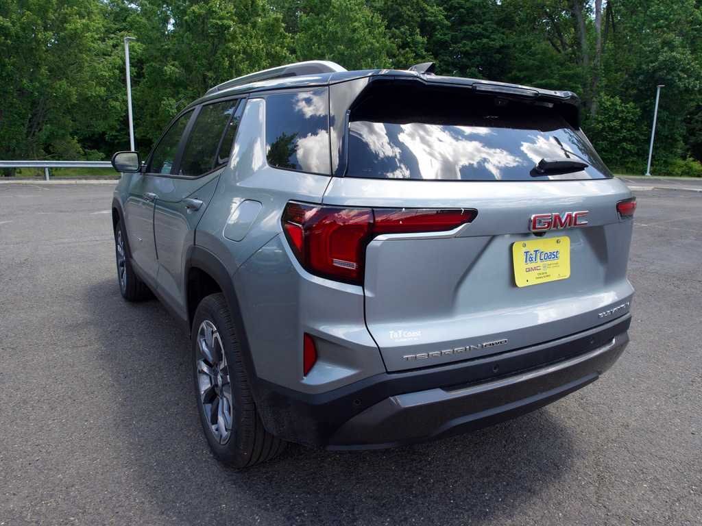 New 2026 Sterling Metallic GMC Elevation image 8
