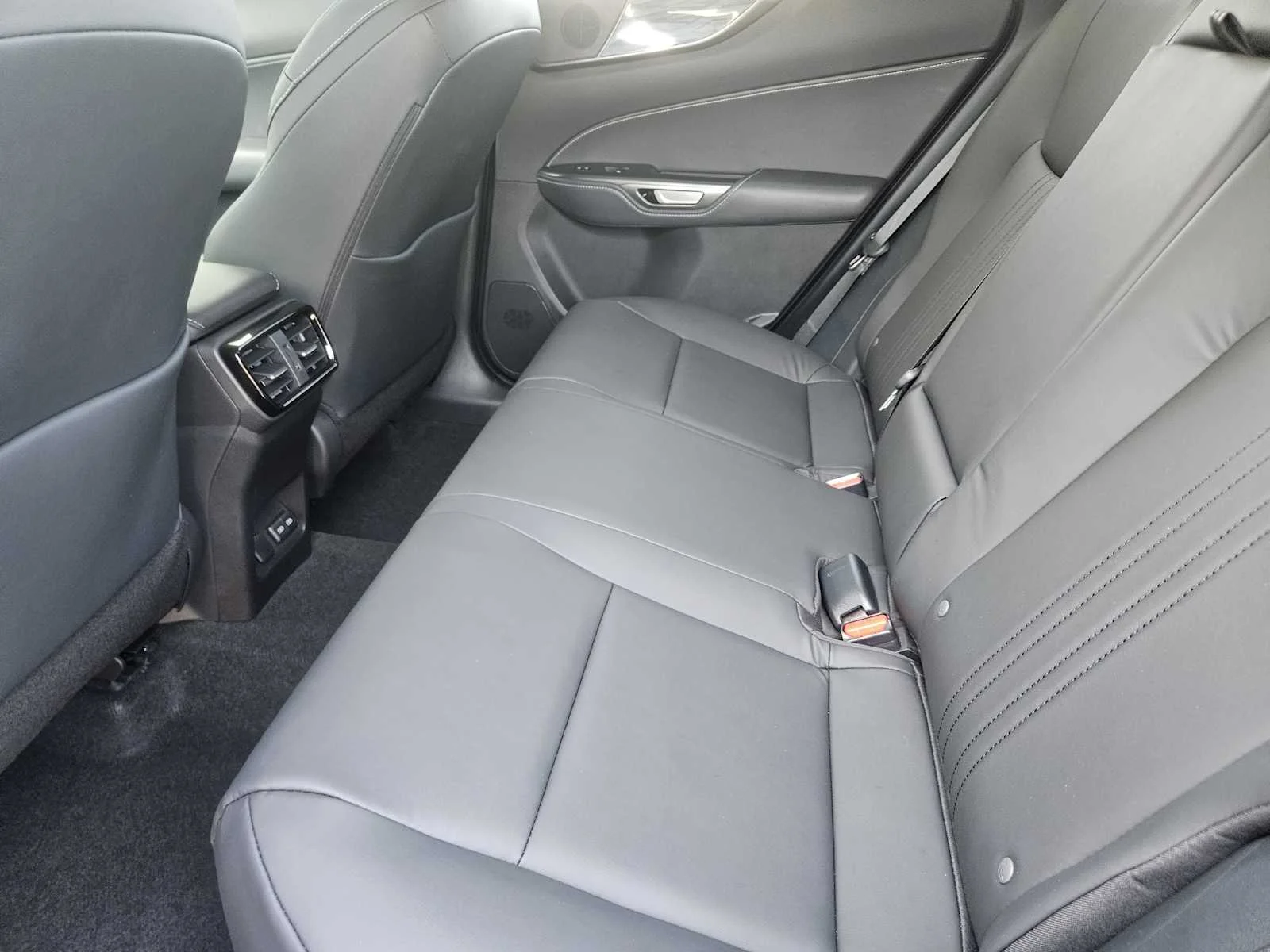Used 2024 Atomic Silver Lexus Premium image 22